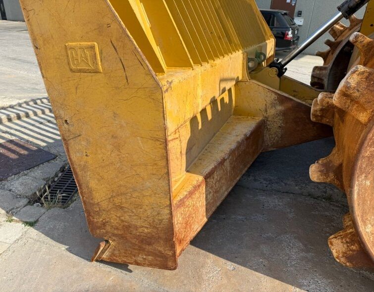 CATERPILLAR  826K **WASTE COMPACTOR**